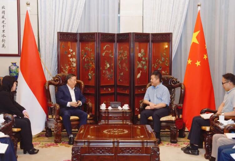 中國能建黨委書記、董事長宋海良與中國駐印度尼西亞大使陸慷會談