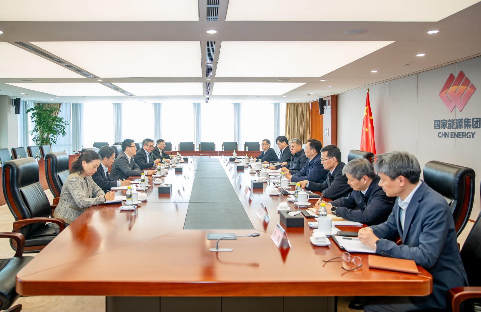 國家能源集團(tuán)黨組書記、董事長劉國躍會見上海電氣集團(tuán)黨委書記、董事長吳磊