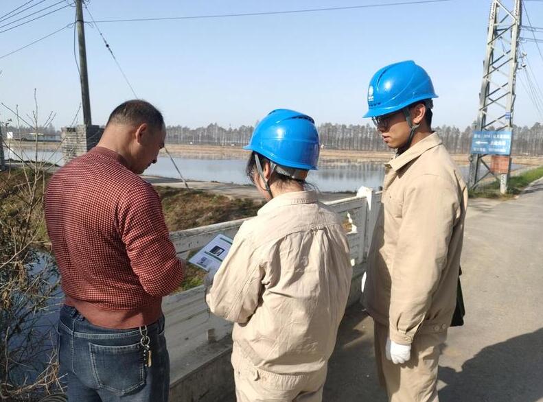 固城供電所深入養(yǎng)殖基地“查漏補缺”，助農(nóng)增收
