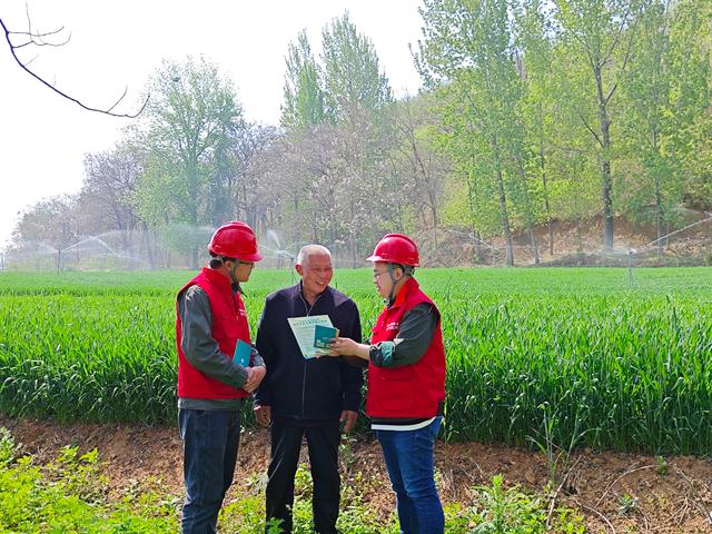 國(guó)網(wǎng)孟津供電公司電力先行助春耕，不誤農(nóng)時(shí)不誤春