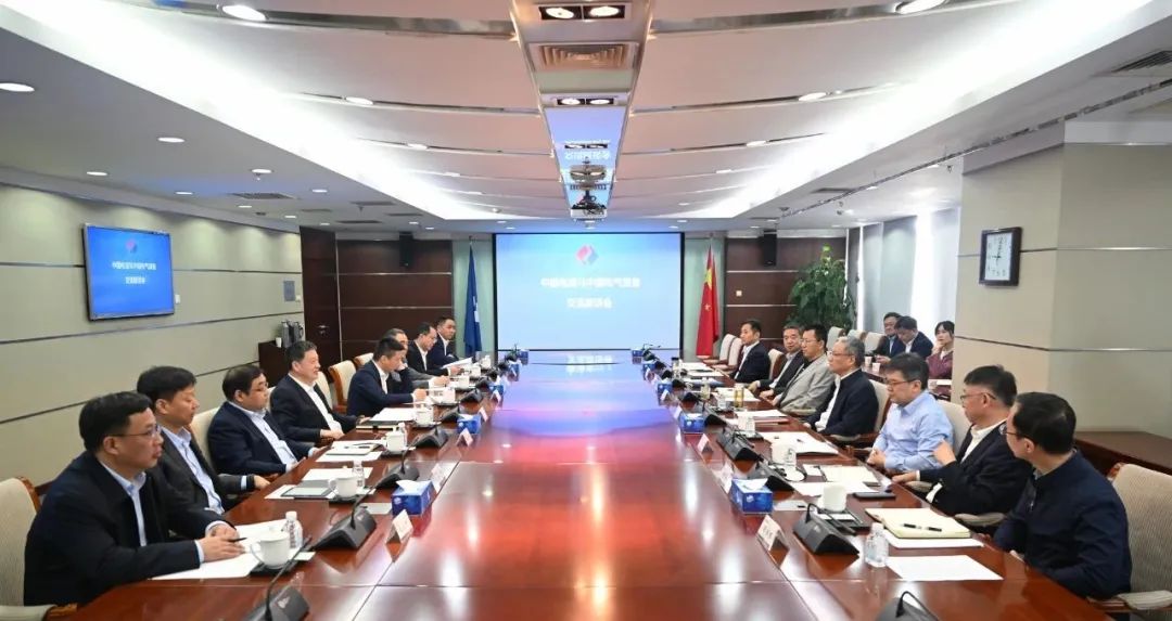 中國電氣裝備黨委副書記、總經(jīng)理周群拜訪中國電建黨委副書記、總經(jīng)理王斌