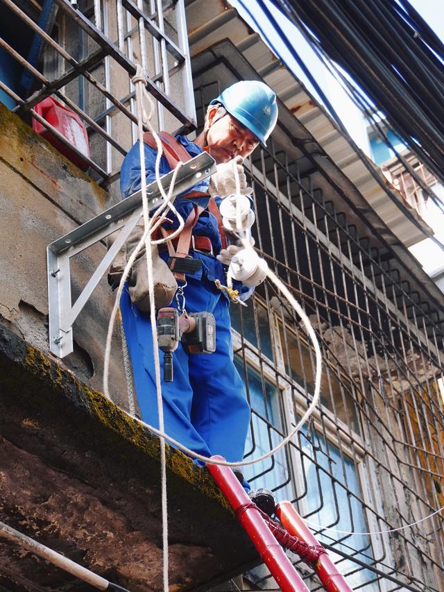 國(guó)網(wǎng)郫都供電公司加強(qiáng)“社網(wǎng)共建”，一心為民服務(wù)