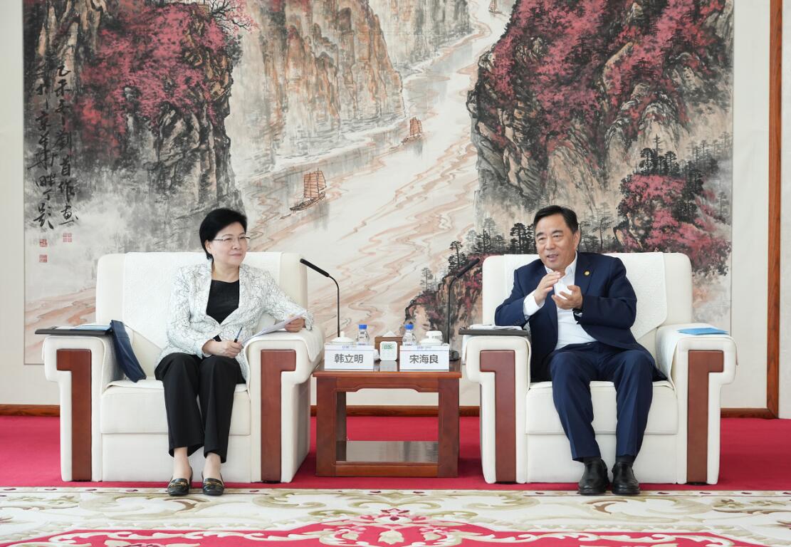 中國(guó)能建黨委書記、董事長(zhǎng)宋海良與江蘇省委常委、南京市委書記韓立明會(huì)談