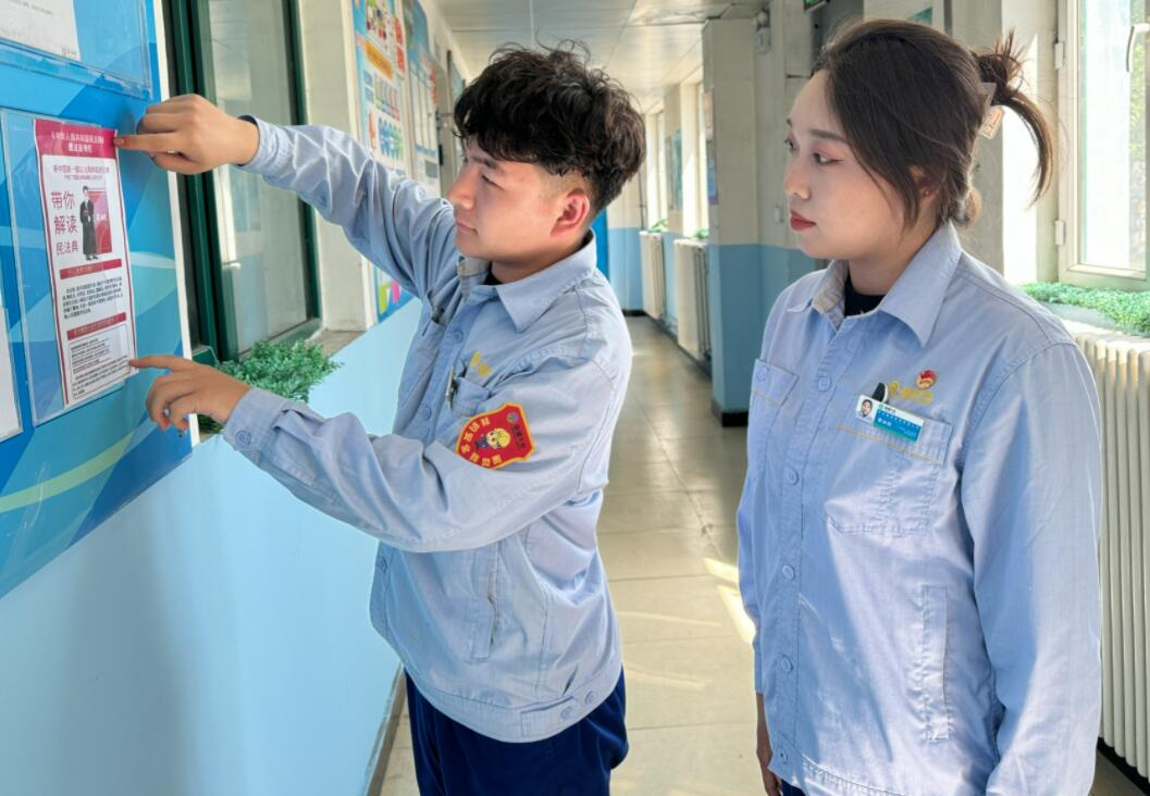 新疆天業(yè)能源管理公司:走進生產(chǎn)一線 “典”燃學(xué)法熱情