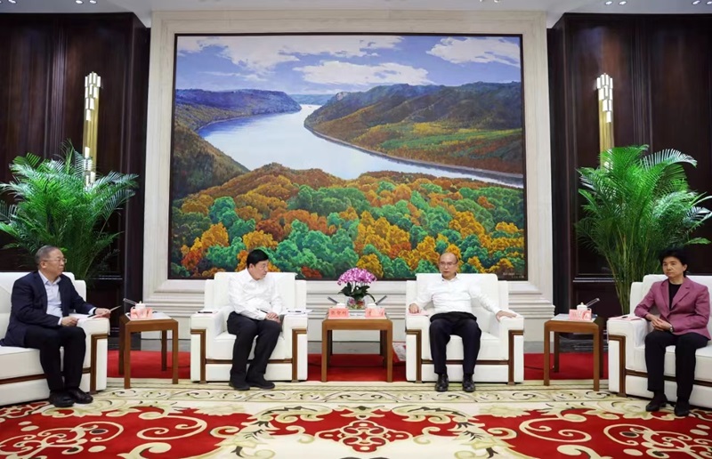 黑龍江省委書記許勤、省委副書記梁惠玲會見國家電網(wǎng)董事長張智剛一行