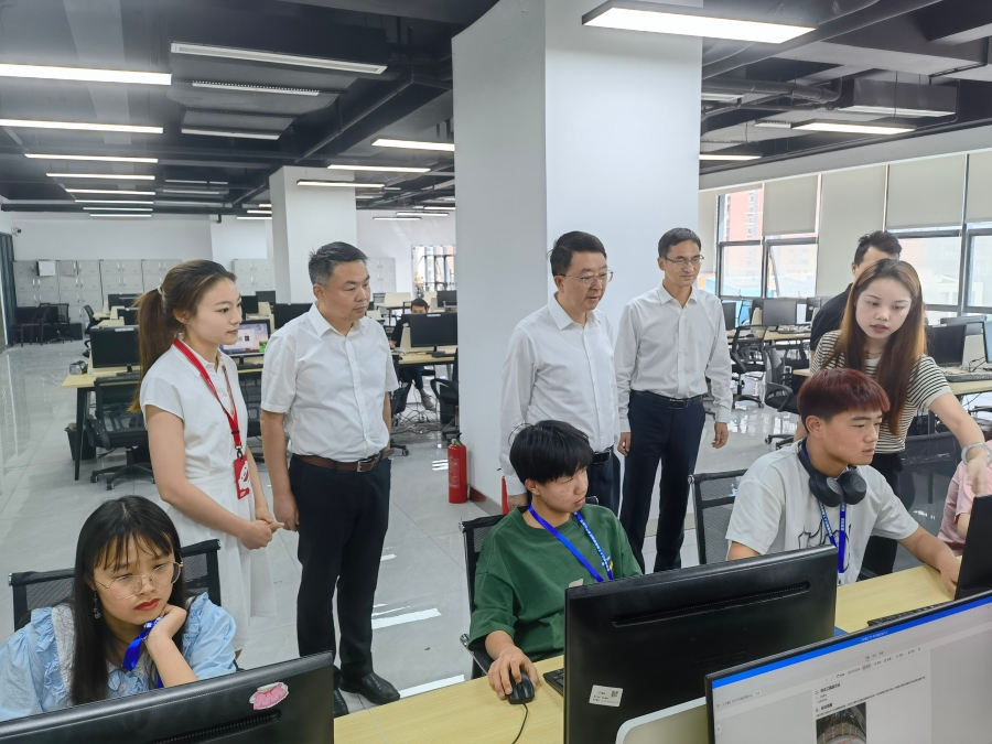 王昕偉赴重慶市奉節(jié)縣、巫山縣調(diào)研定點幫扶工作