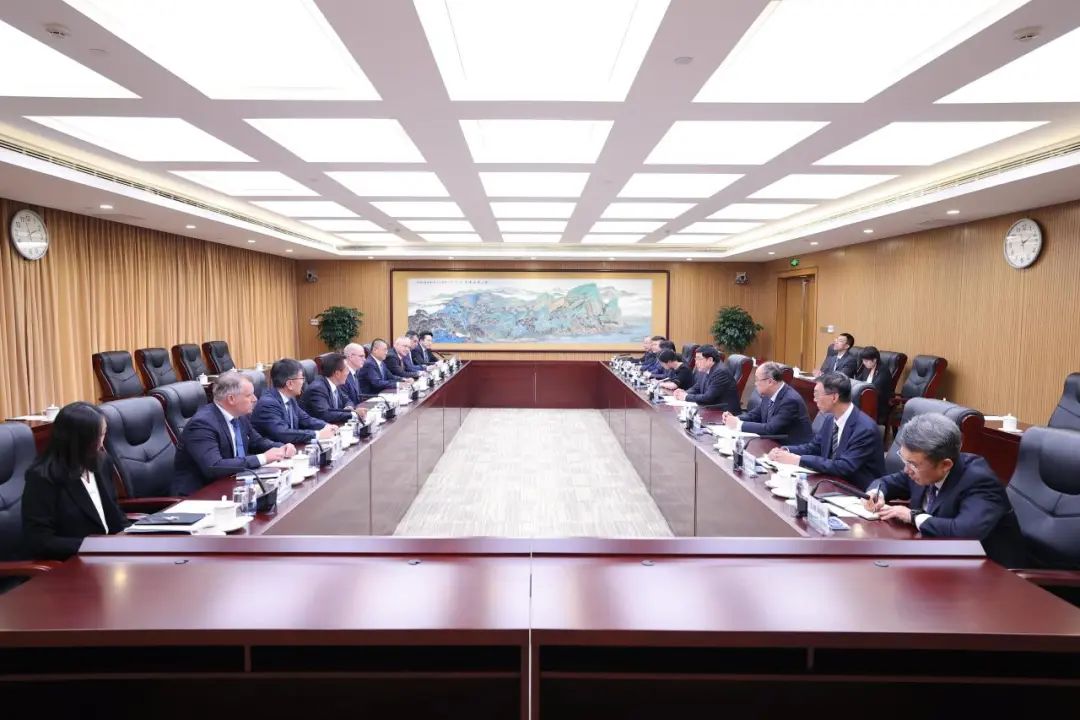 張智剛會(huì)見(jiàn)日立能源總裁方秦、候任總裁沈瑞博