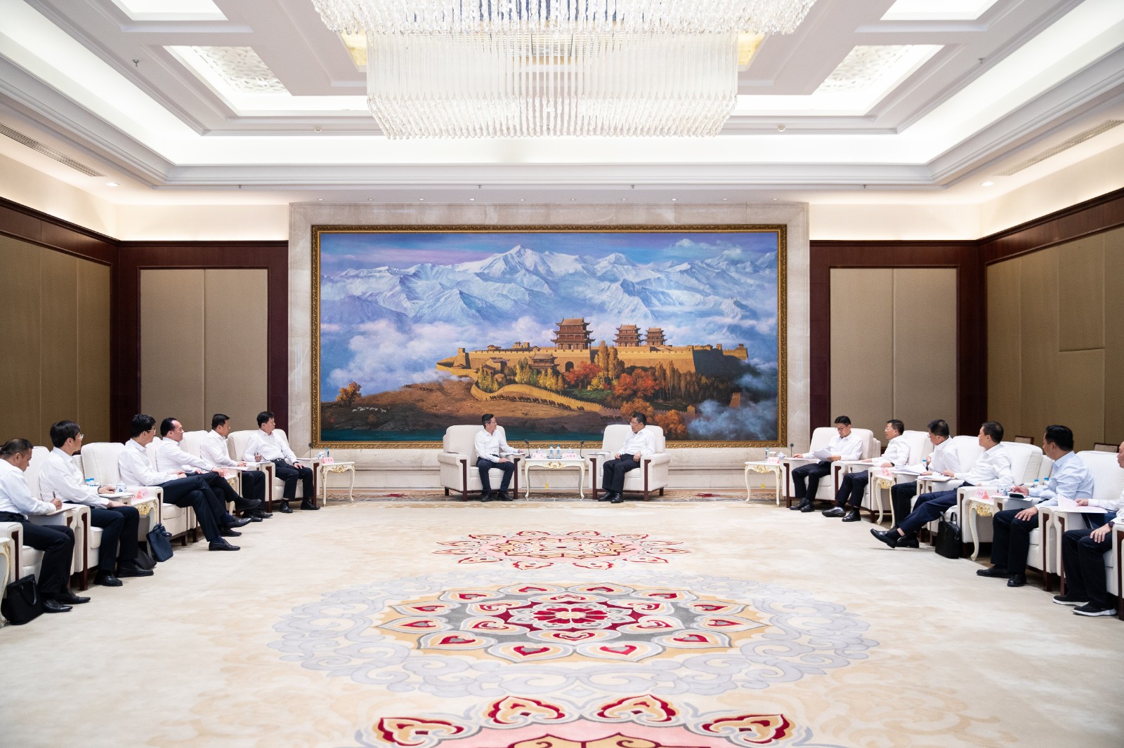 國家能源集團(tuán)總經(jīng)理、黨組副書記余兵拜會(huì)甘肅省省長任振鶴并出席蘭洽會(huì)