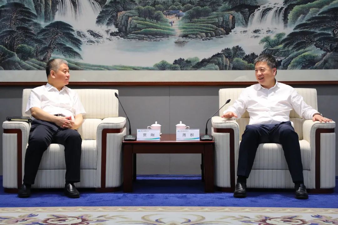 中國電氣裝備黨委副書記、總經(jīng)理周群會(huì)見日照市委常委、常務(wù)副市長賈剛