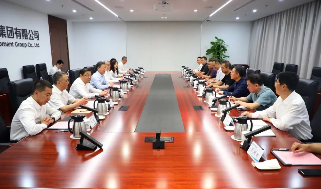 中國電氣裝備黨委書記、董事長李洪鳳會(huì)見陜西省人大常委會(huì)副主任、寶雞市委書記楊廣亭