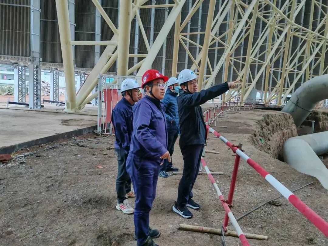 華電科工黨委委員、副總經(jīng)理亓炳生赴哈密鋼結(jié)構(gòu)間冷塔項(xiàng)目調(diào)研