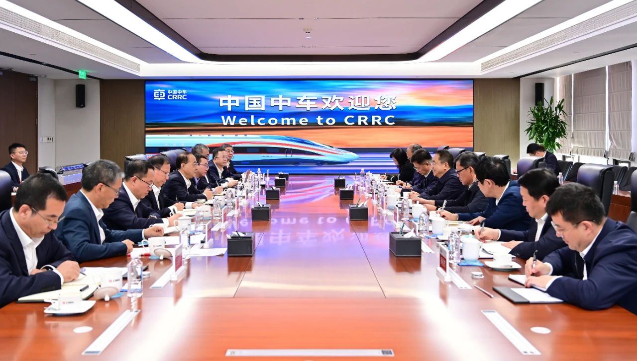 大唐集團(tuán)黨組書記、董事長鄒磊與中國中車黨委書記、董事長孫永才座談交流