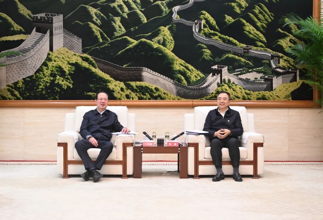 中國(guó)電建黨委書記、董事長(zhǎng)丁焰章與中國(guó)大唐黨組書記、董事長(zhǎng)鄒磊會(huì)談