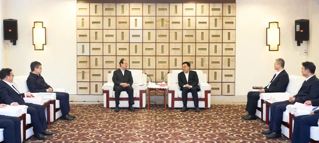 中國(guó)電建黨委書(shū)記、董事長(zhǎng)丁焰章拜會(huì)海南省委書(shū)記馮飛