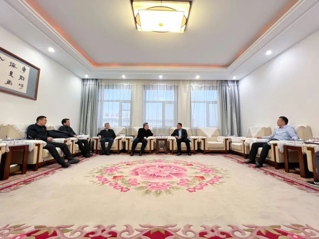 華能蒙東公司總經(jīng)理、黨委副書記李樹學會見中國石油內蒙古銷售公司執(zhí)行董事、黨委書記楊杰