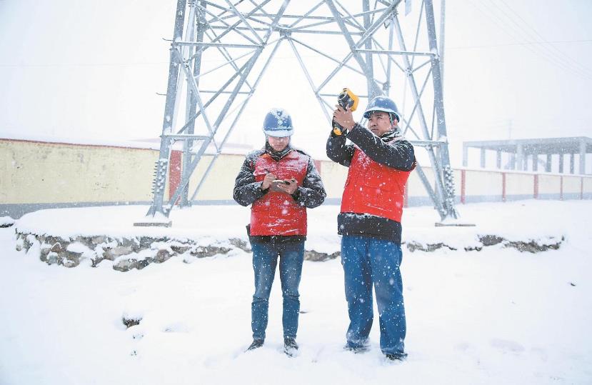 國網(wǎng)青海電力排查覆冰隱患做好應(yīng)急響應(yīng)準備
