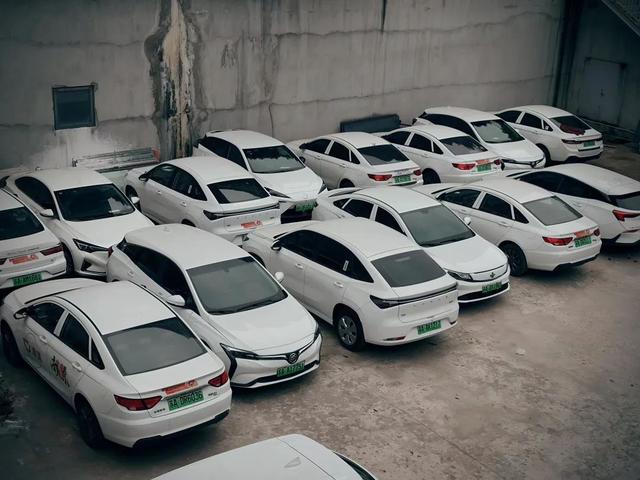 新能源網(wǎng)約車頻遭“拒保”，“一險難求”難在哪?