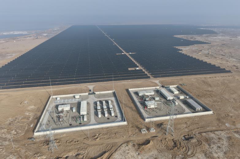 南疆能源集團15萬千瓦新增負荷消納光伏發(fā)電EPC項目全容量并網