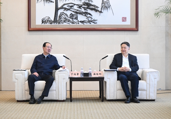 丁焰章與中國華能董事長、黨組書記溫樞剛會(huì)談