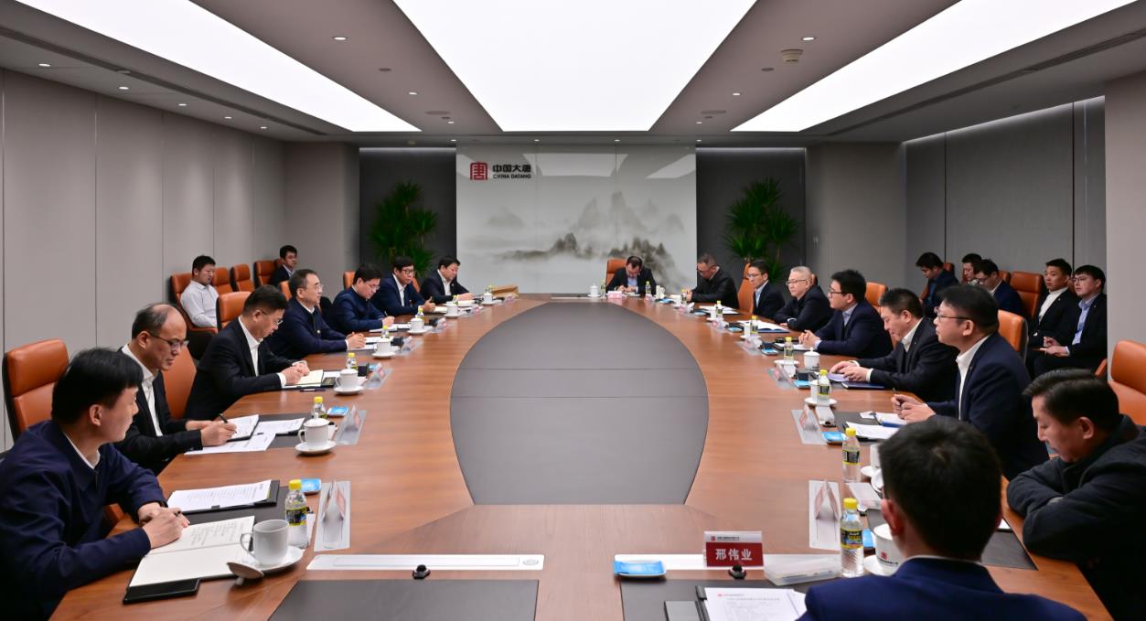 大唐集團(tuán)黨組書記、董事長鄒磊與上海電氣黨委書記、董事長吳磊會談
