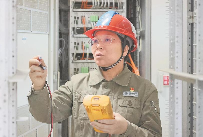 【國網(wǎng)特等勞模】黃瑤玲：核心技術(shù)抓在手，國產(chǎn)化改造帶頭干