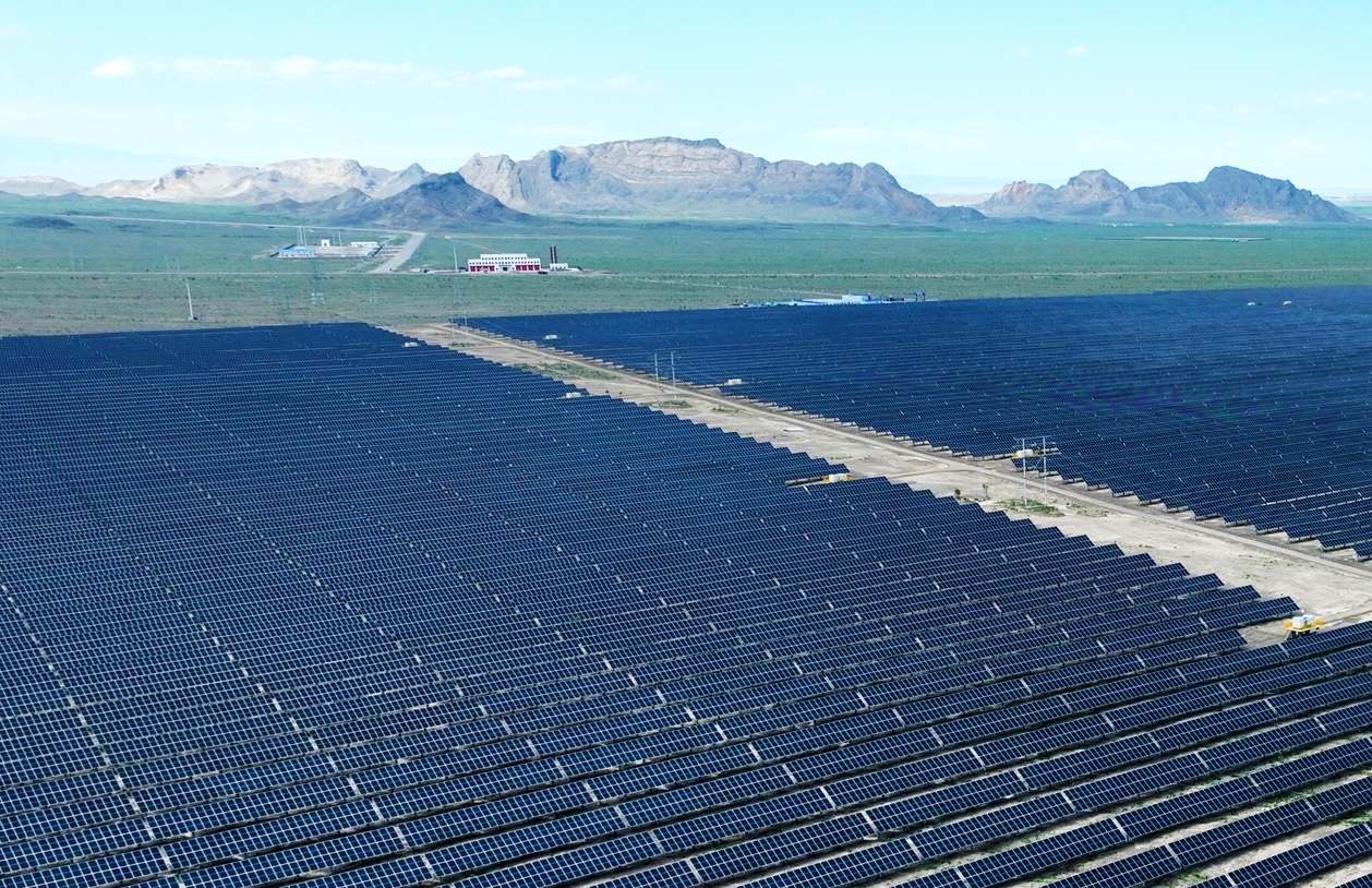 新疆精河光熱儲(chǔ)能新能源一體化項(xiàng)目并網(wǎng)發(fā)電