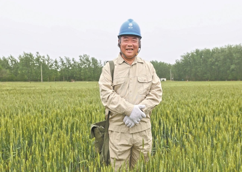 二十八載隨叫隨到 用心用情服務鄉(xiāng)親——記全國勞動模范袁立雨